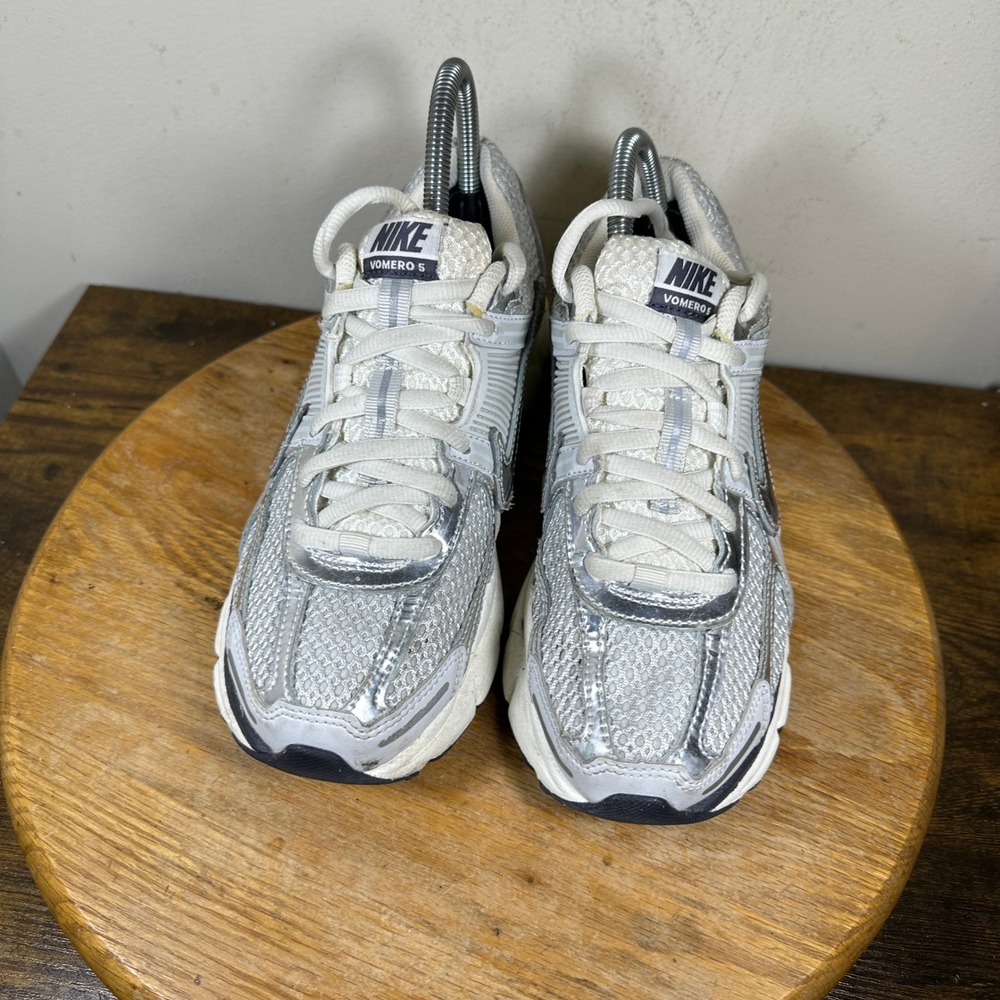 Nike Zoom Vomero 5 Womens Size 8 Photon Dust Metallic Silver FD0884-025 Sneakers - Picture 3 of 8